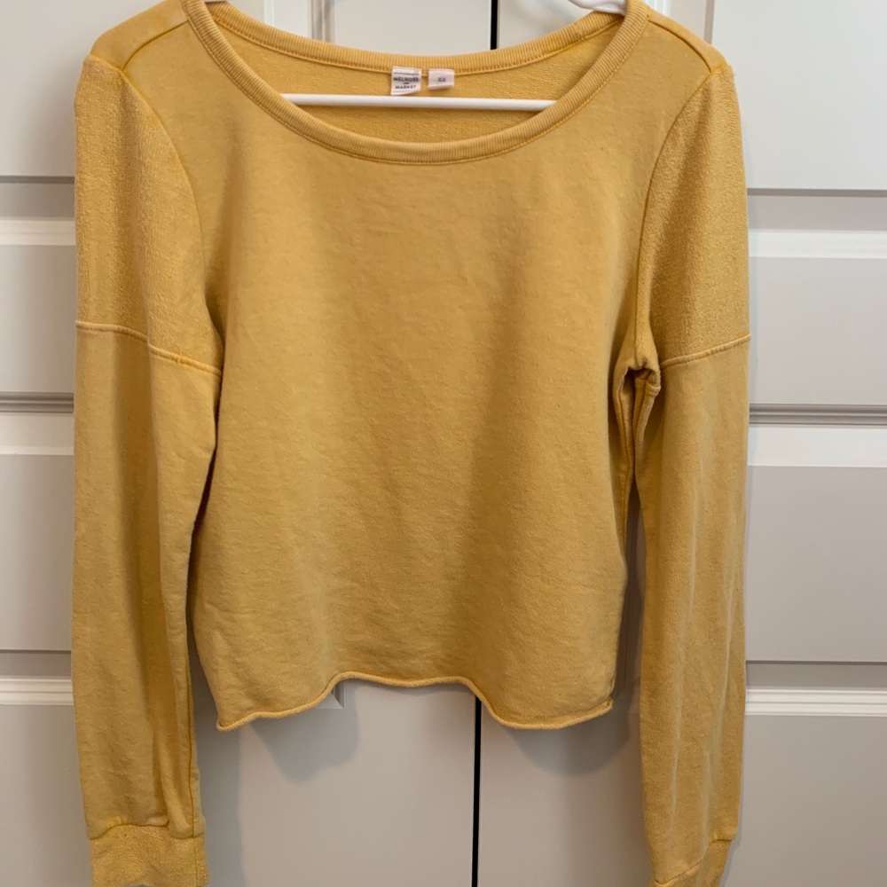 Yellow boxy sweatshirt